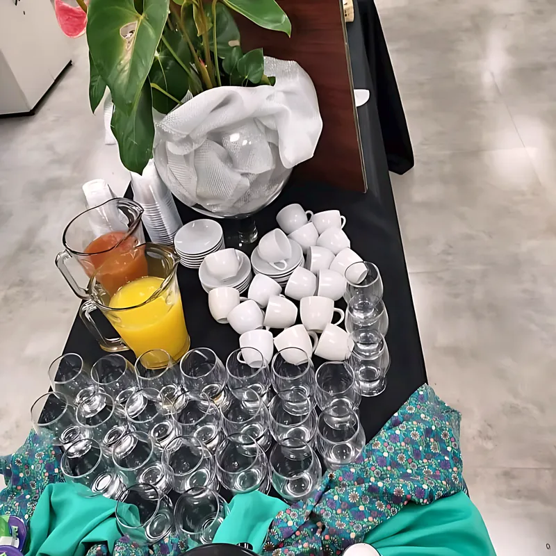 Estação de café, sucos e água para evento