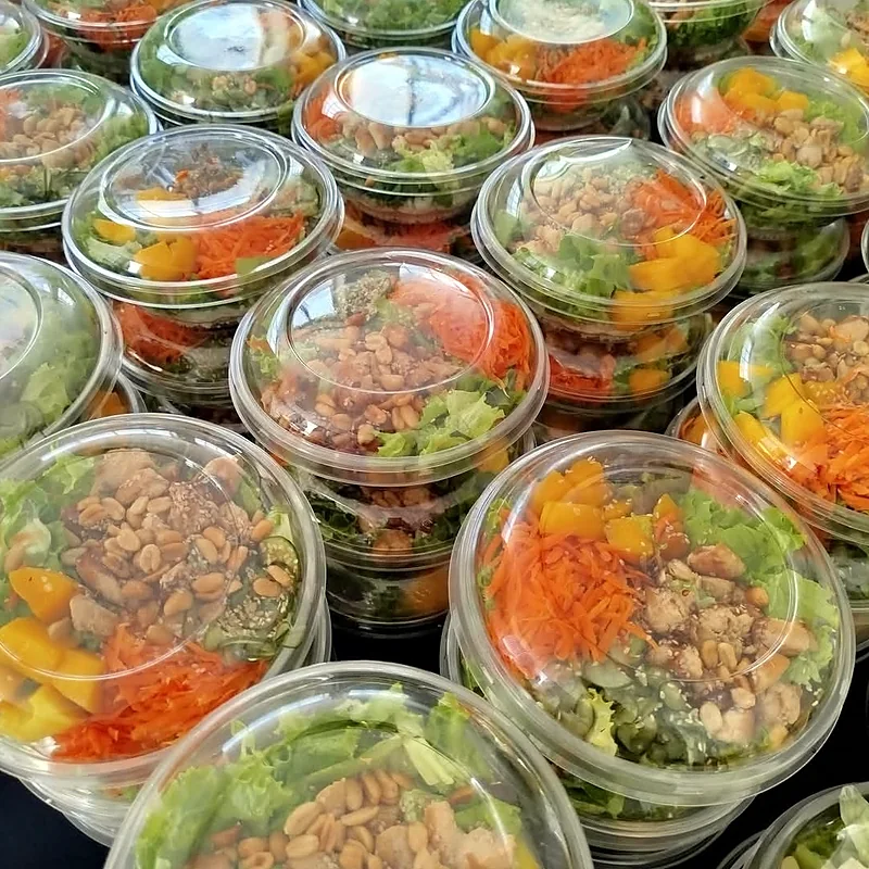 Saladas individuais para evento na Unifesp
